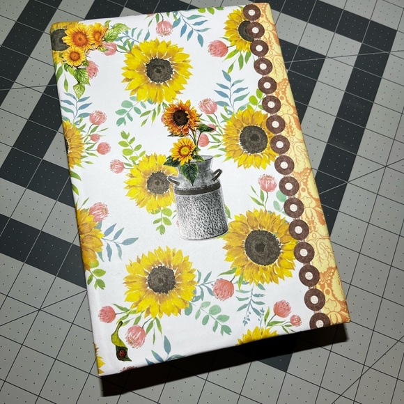 Handmade Fall themed junk Journal - Picture 3 of 10